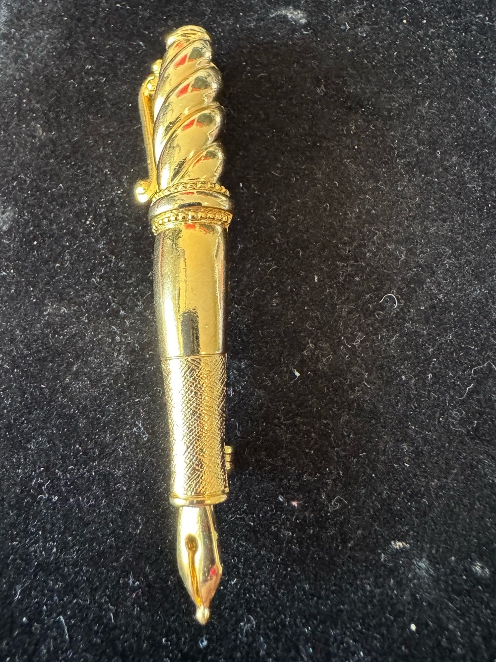 Gold Twisted Cabochon  Cap Fountain Pen Brooch